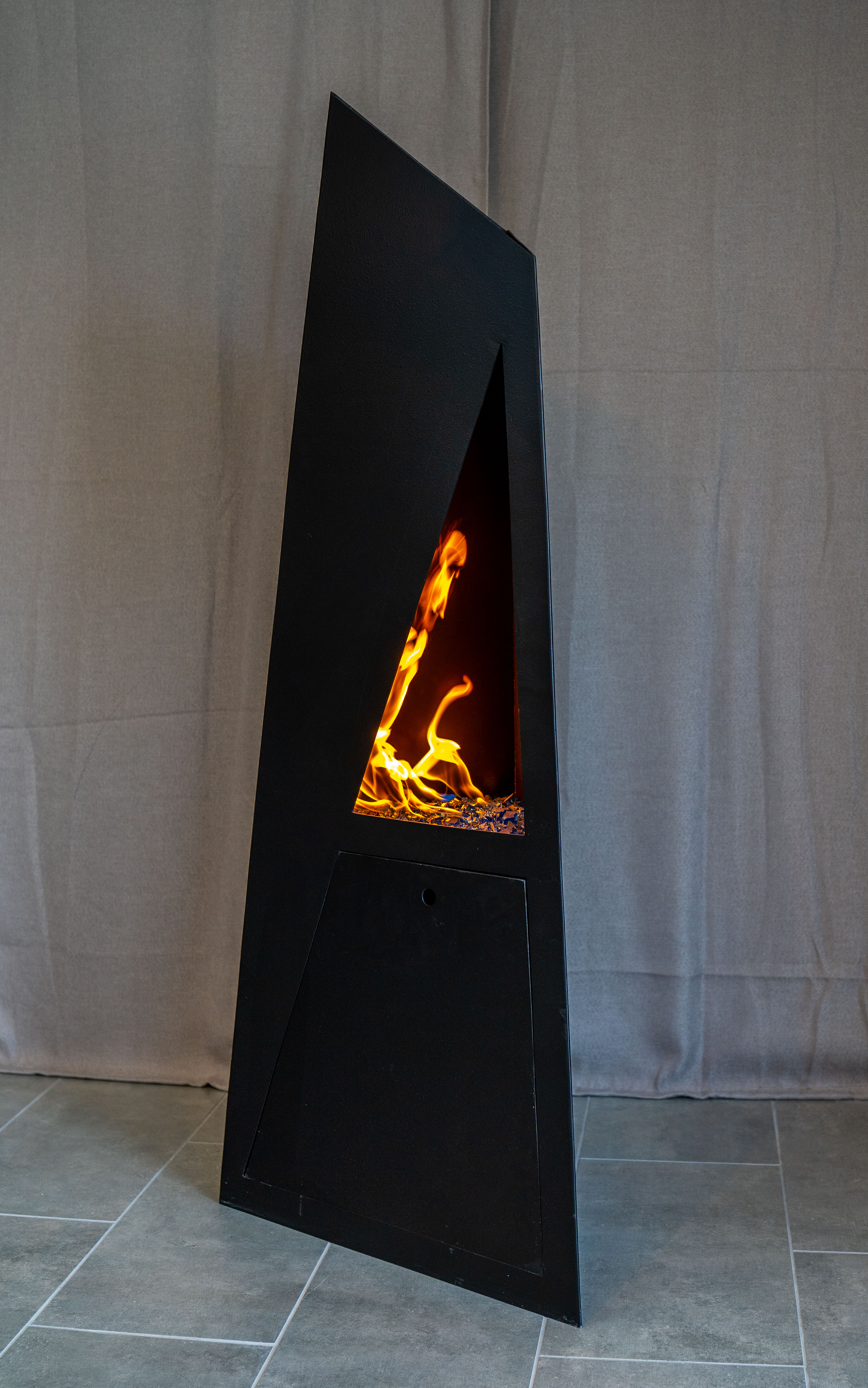 Hestia Outdoor Fire Column